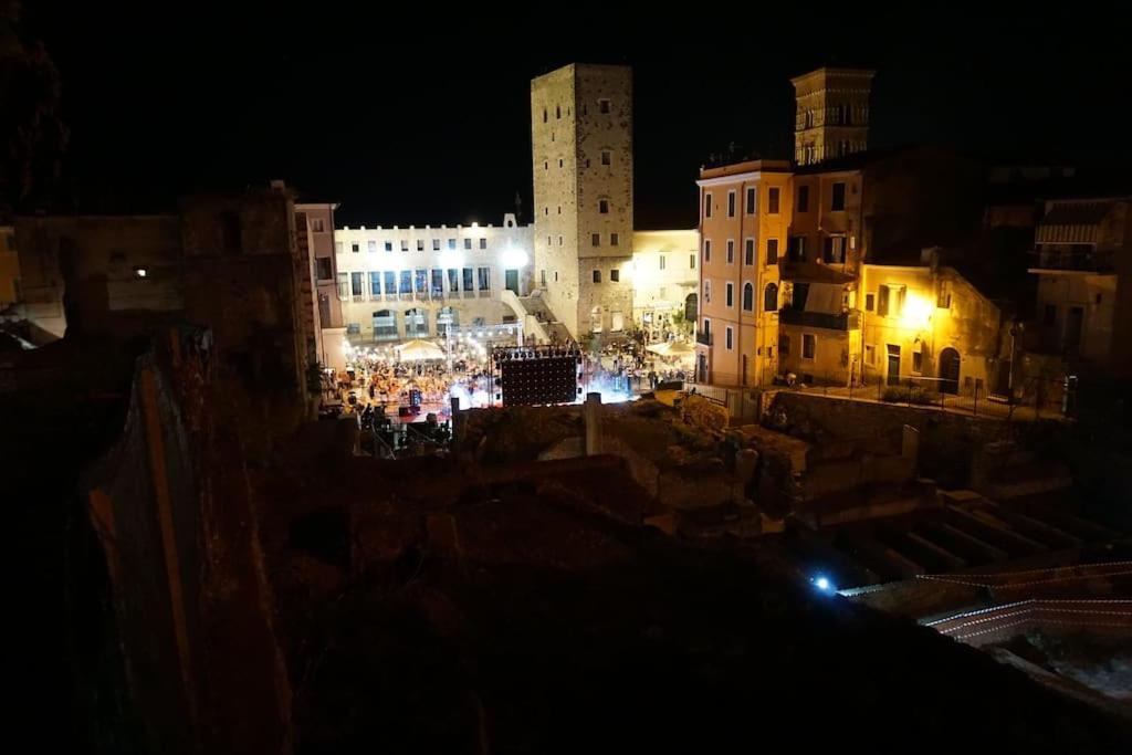 شقة Casa Al Teatro تيراتشينا المظهر الخارجي الصورة